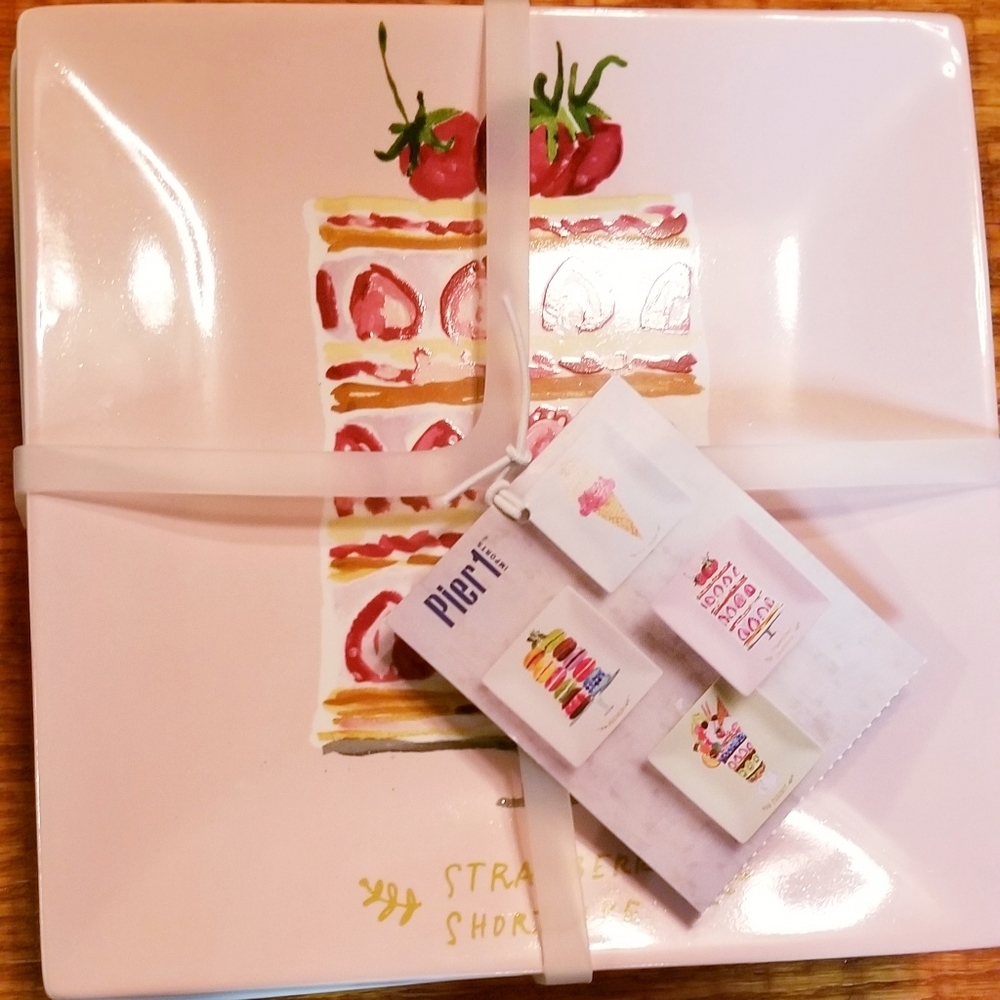 4 dessert plates
